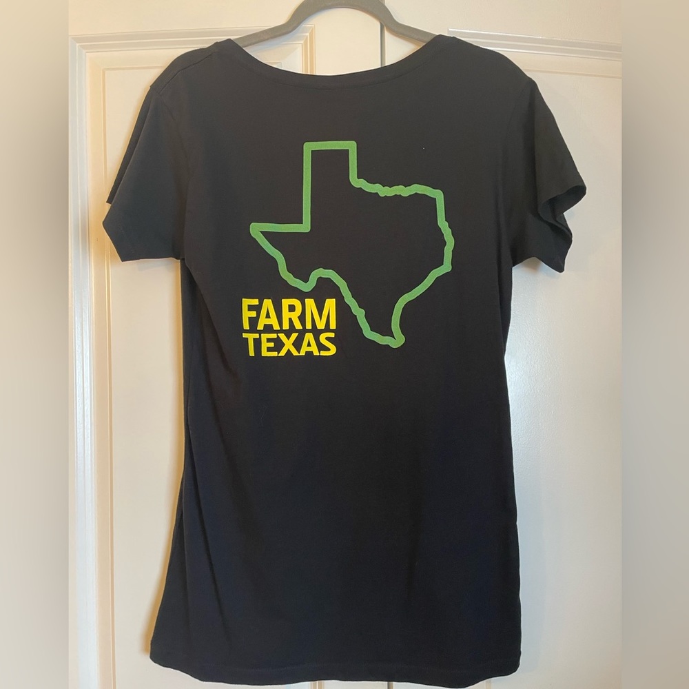 John Deere ladies v-neck shirt